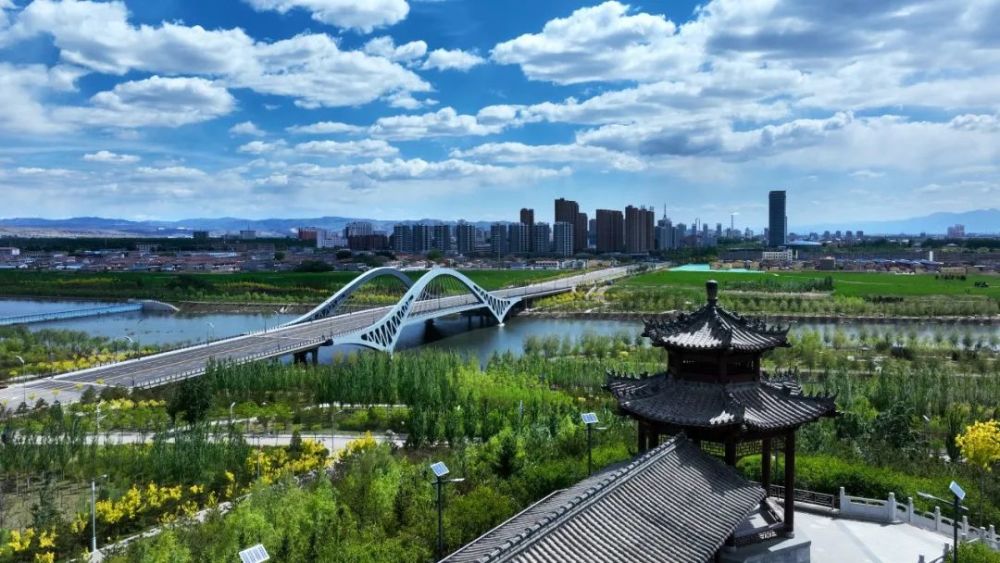 探寻朔州古城小巷中的特色小店，历史与现代的交融魅力