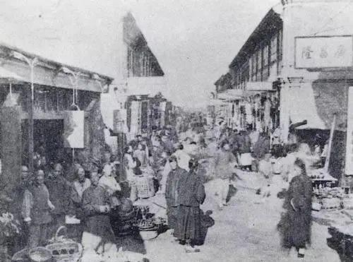 赤峰市领导与市民共话发展未来